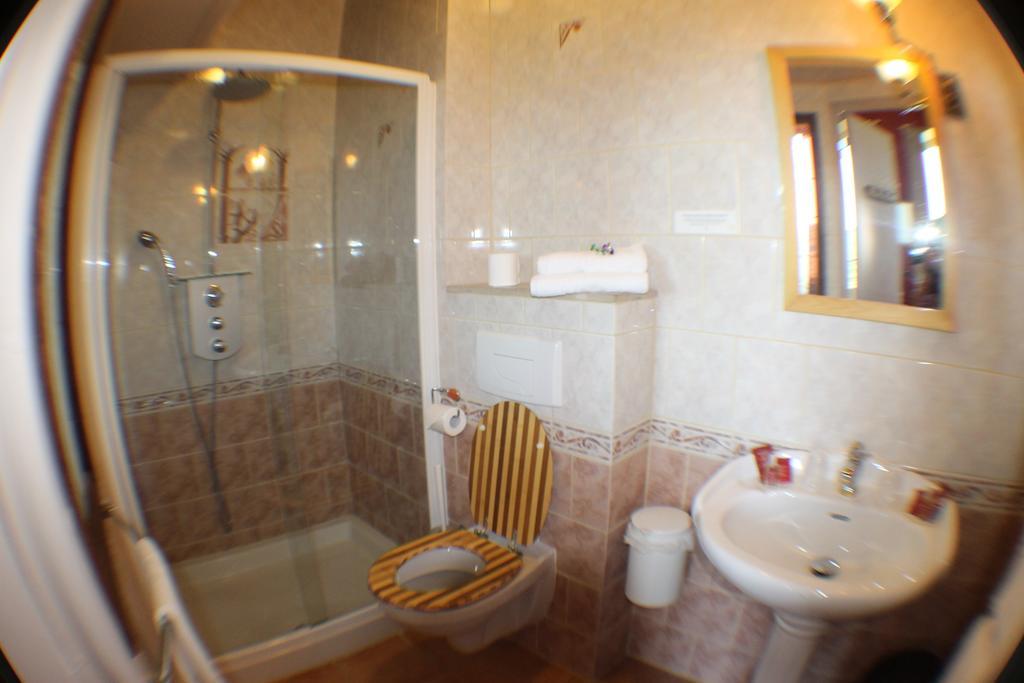 Hotel Raymond VII Cordes-sur-Ciel Ruang foto