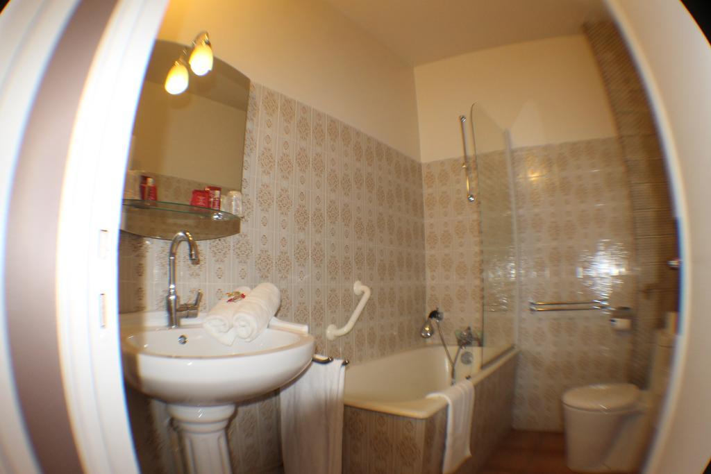 Hotel Raymond VII Cordes-sur-Ciel Ruang foto